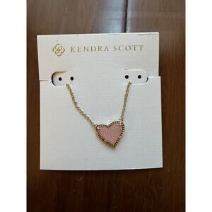 Kendra Scott Ari Heart Pendant Necklace Gold Blush Dichroic Glass NWT POUCH &BOX